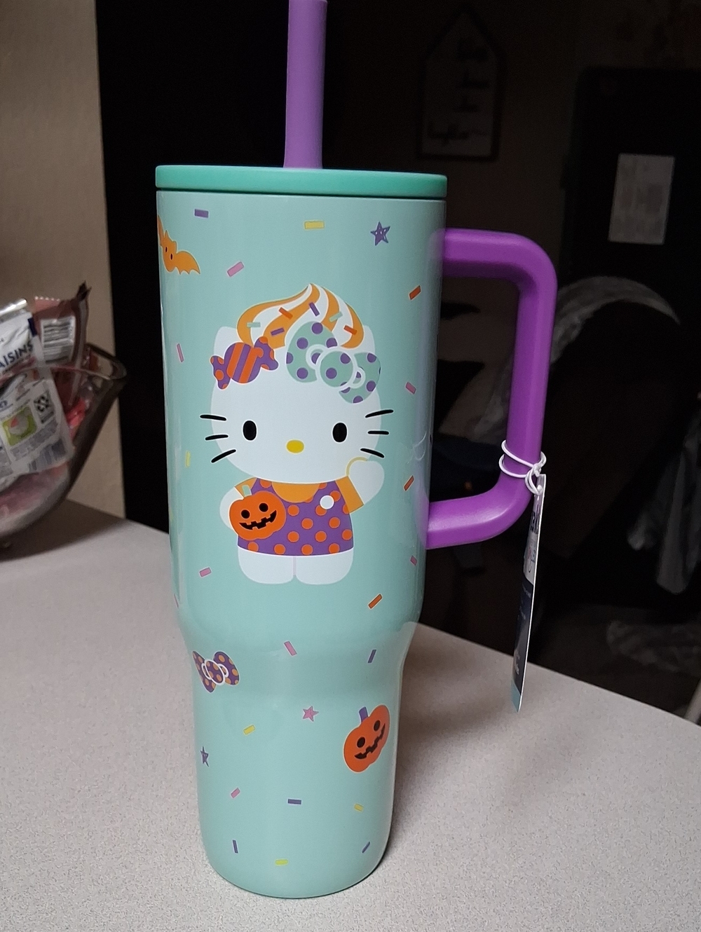 BNWT ***VIRAL ***Hello Kitty 30oz  Halloween Tumbler with Straw